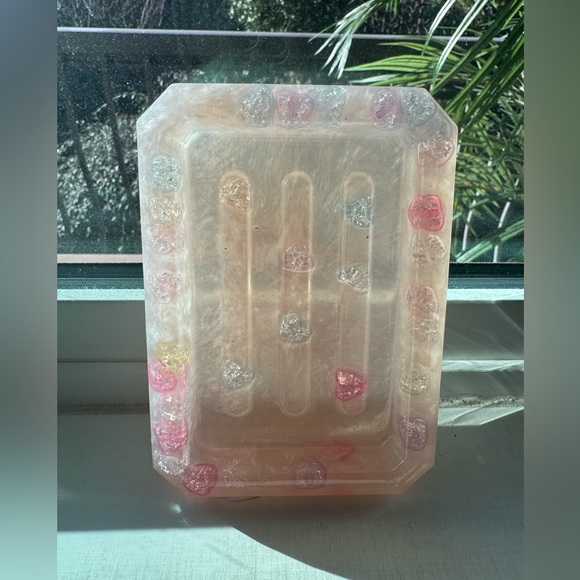 Handmade Resin Soap Dish - Picture 3 of 4